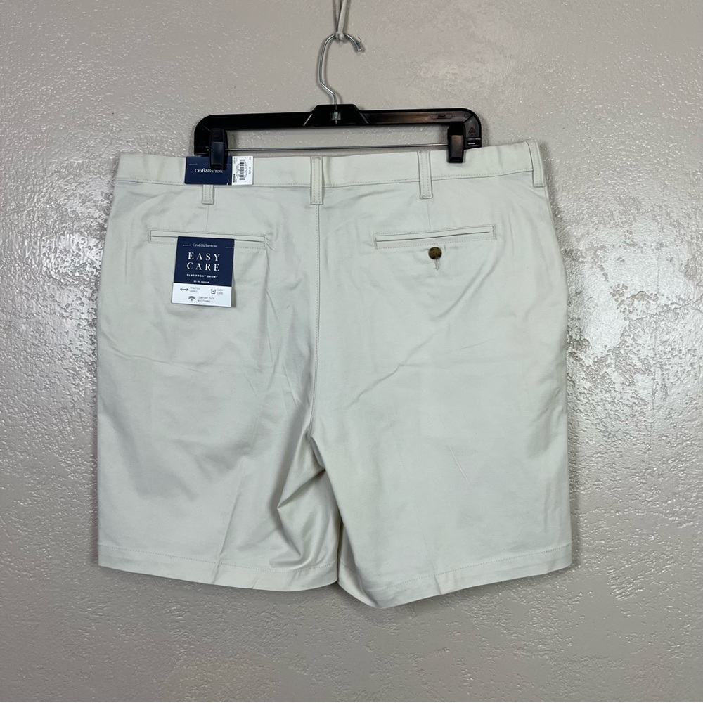 CROFT & BARROW SHORTS men khaki beige flat front Sz40 the shorts are dirty - Picture 3 of 11